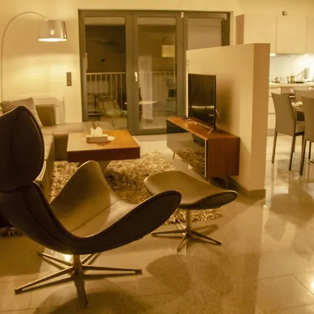 Aparthotel Bluestone Boarding