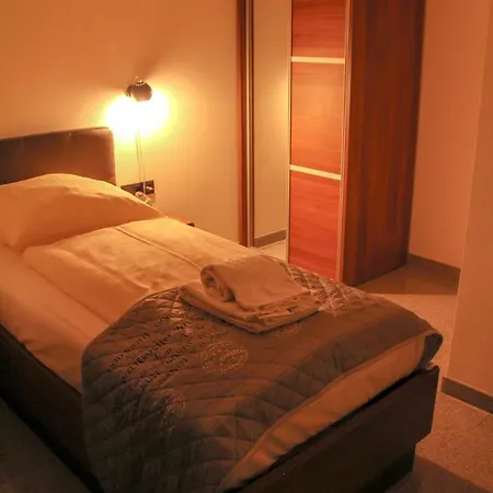 Bluestone Boarding 4*